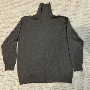 Gray turtleneck, medium Weight sweater size XL